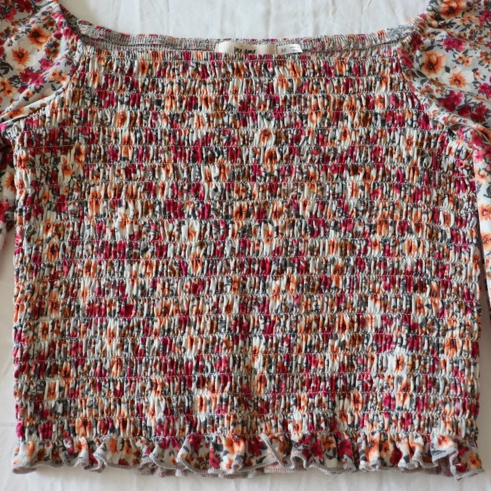 Francesca’s Mi Ami Floral Puff Sleeve Blouse Red White Size M - Picture 3 of 4